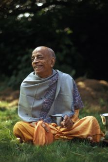 CV141 PRABHUPADA SMILING